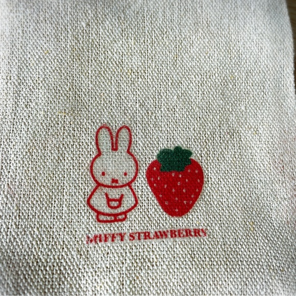 Miffy strawberry bag mini Kinchaku kawaii - Picture 8 of 8